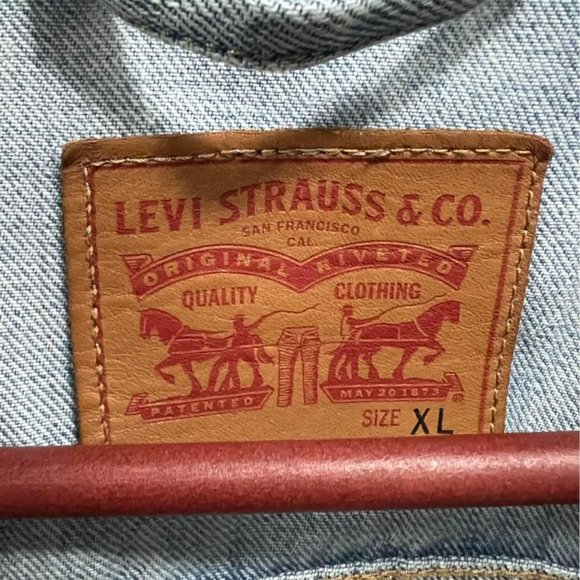 Levi’s Strauss & Co Denim Jacket - Picture 3 of 3